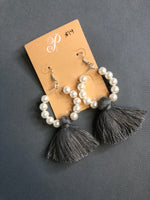Plunder -Pearl * tassel earrings