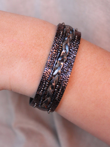 Genuine leather/seed bead metallic snap closure bracelet -black